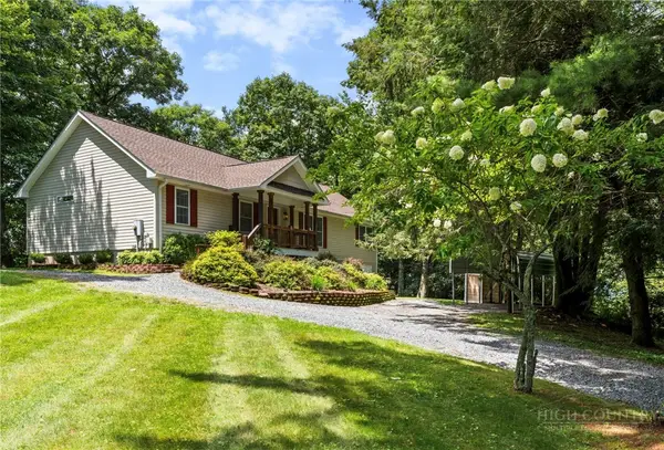 2996 Us Highway 221 S, Blowing Rock, NC 28605