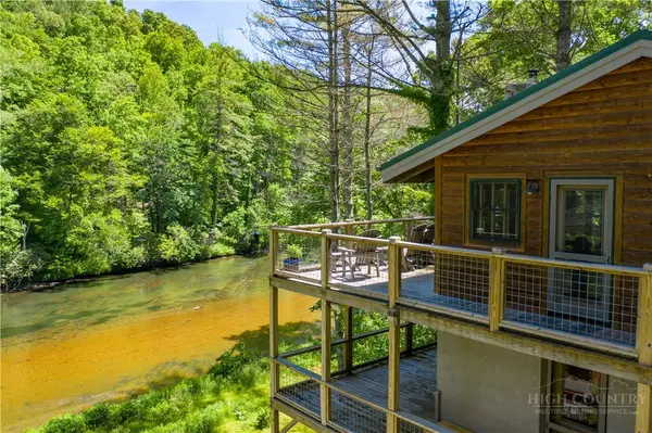 356 E New River Drive, West Jefferson, NC 28694