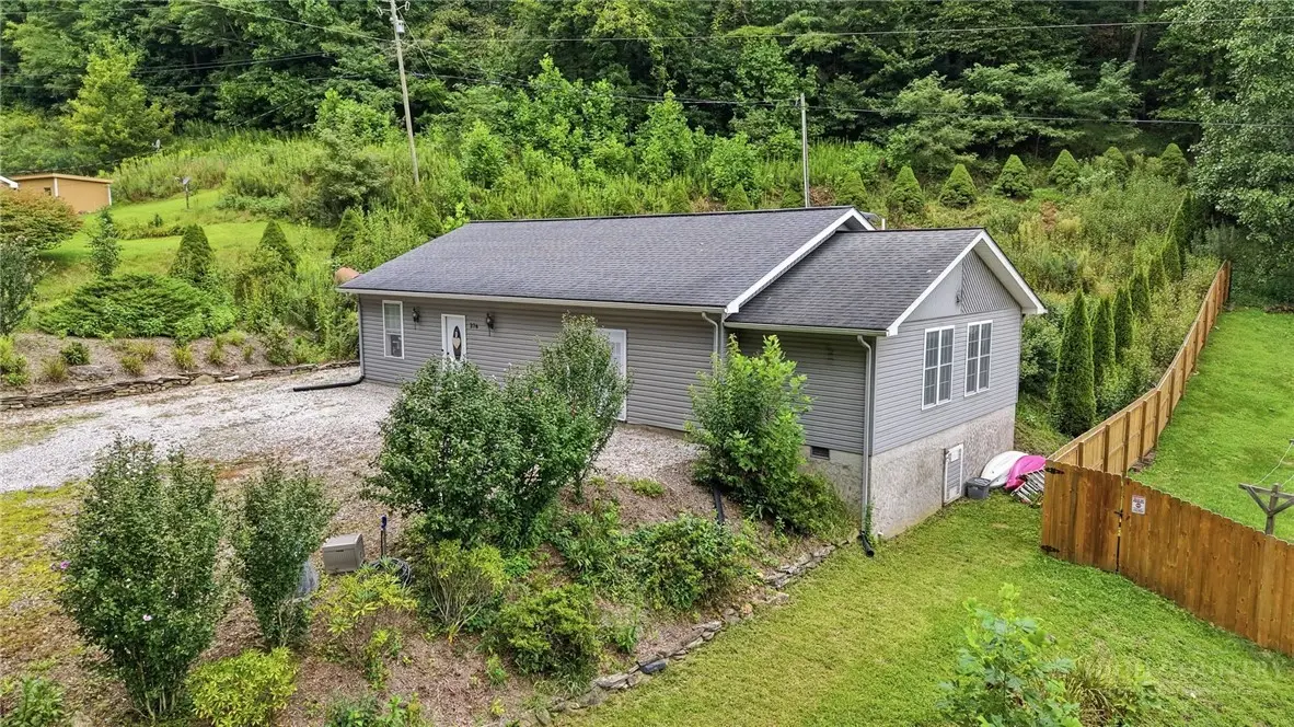 276 Wes Jones Road, Newland, NC 28657 - #1