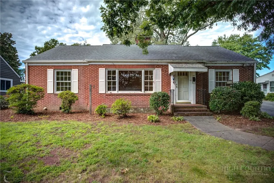 522 Kentwood Street, Lenoir, NC 28645 - #2