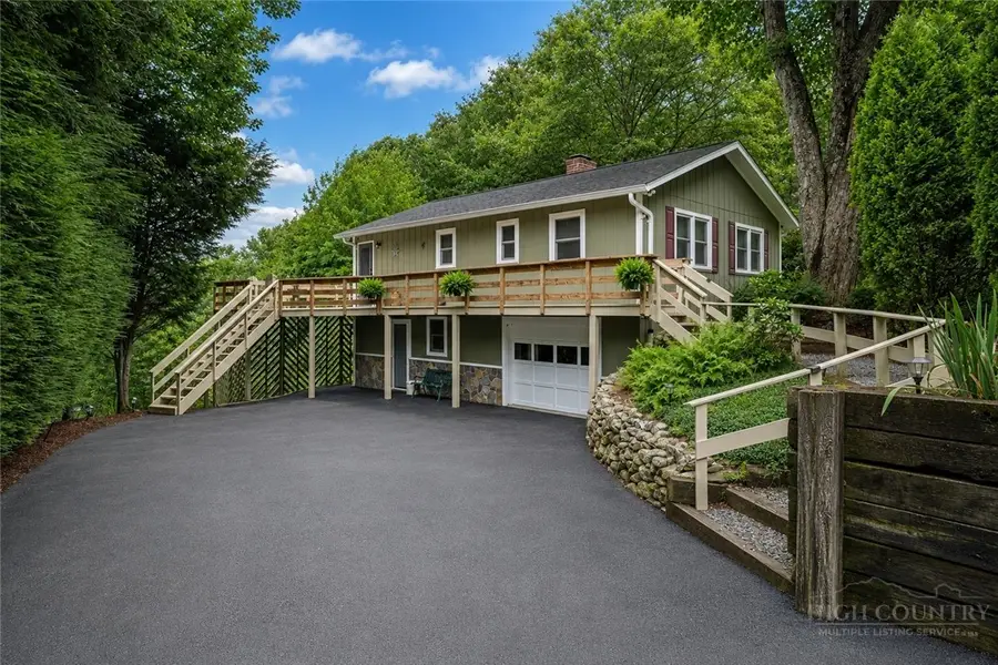 924 Balsam Drive, Newland, NC 28657 - #2