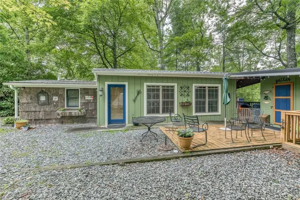 39 Beech Lane, Newland, NC 28657