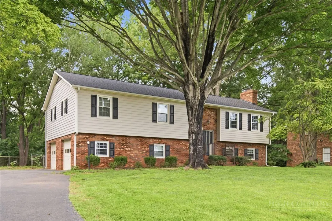 436 Peace Haven Road, Winston Salem, NC 27103 - #1