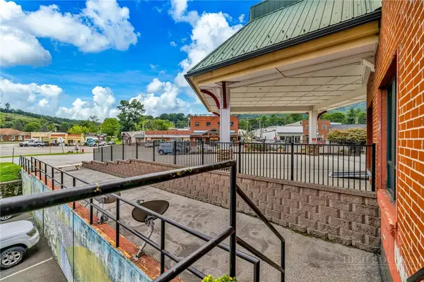 201 Jefferson Station Place #201, West Jefferson, NC 28694