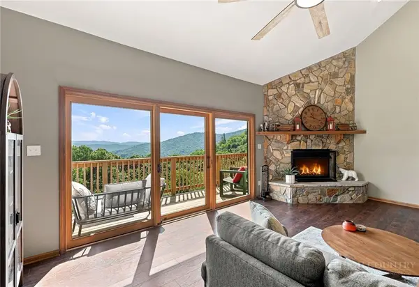 180 Hanging Rock Villas Drive #521, Seven Devils, NC 28604