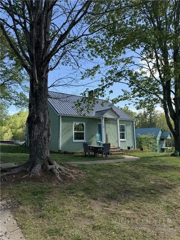 130 Bluegrass Drive, West Jefferson, NC 28694 - #2