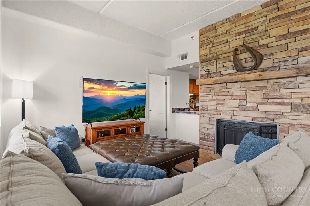 303 Sugar Top Drive #3-2323, Sugar Mountain, NC 28604 - #1