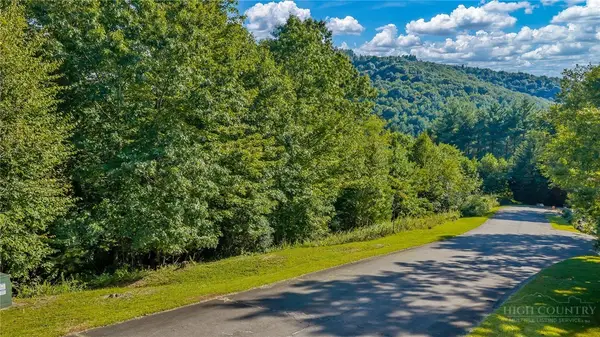TBD Parkway Pointe Drive, West Jefferson, NC 28694