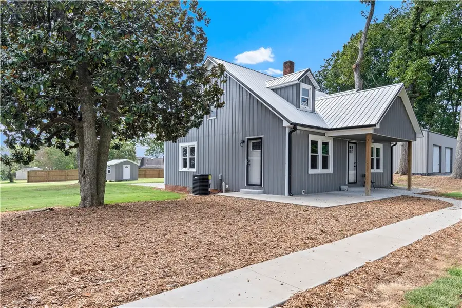 4752 W Old Us 421 Highway, Hamptonville, NC 27020 - #3