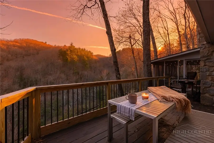510 W Laurel Circle, Deep Gap, NC 28618 - #2