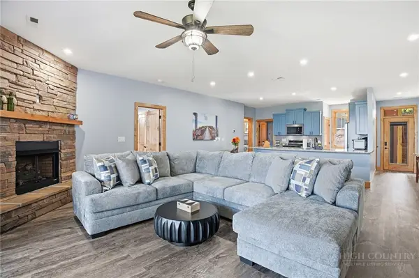 142 Crescent Lane #22-D, Sugar Mountain, NC 28604