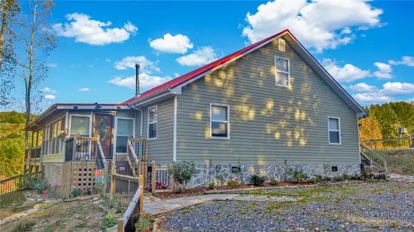2832 Roaring Fork Road, Creston, NC 28615