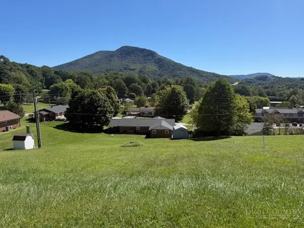 64 Knollview Drive, Jefferson, NC 28640