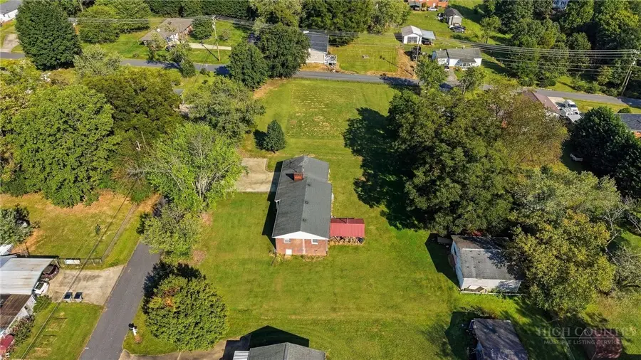 605 Lincoln Lane, Lenoir, NC 28645 - #2