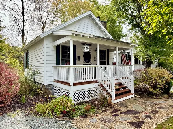 16 Fish Camp Circle, Newland, NC 28657