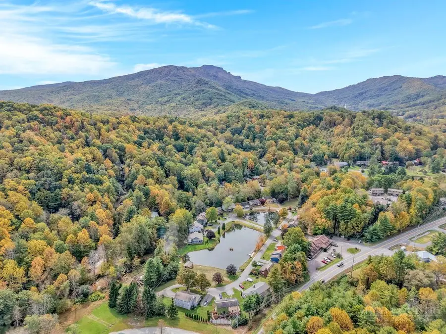 210 The Ponds #B, Banner Elk, NC 28604 - #2