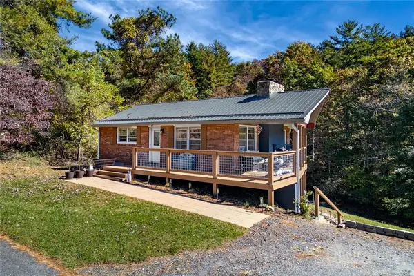 125 Forest Lake Lane, West Jefferson, NC 28694