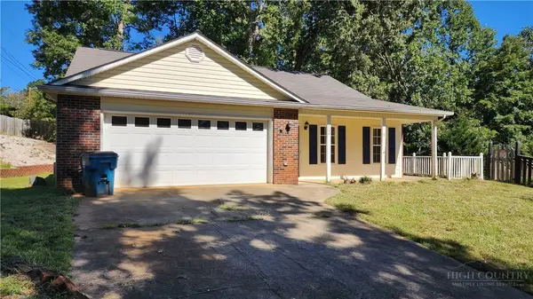 200 Park Place, Morganton, NC 28655