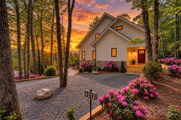 212 Goldfinch Road, Newland, NC 28657