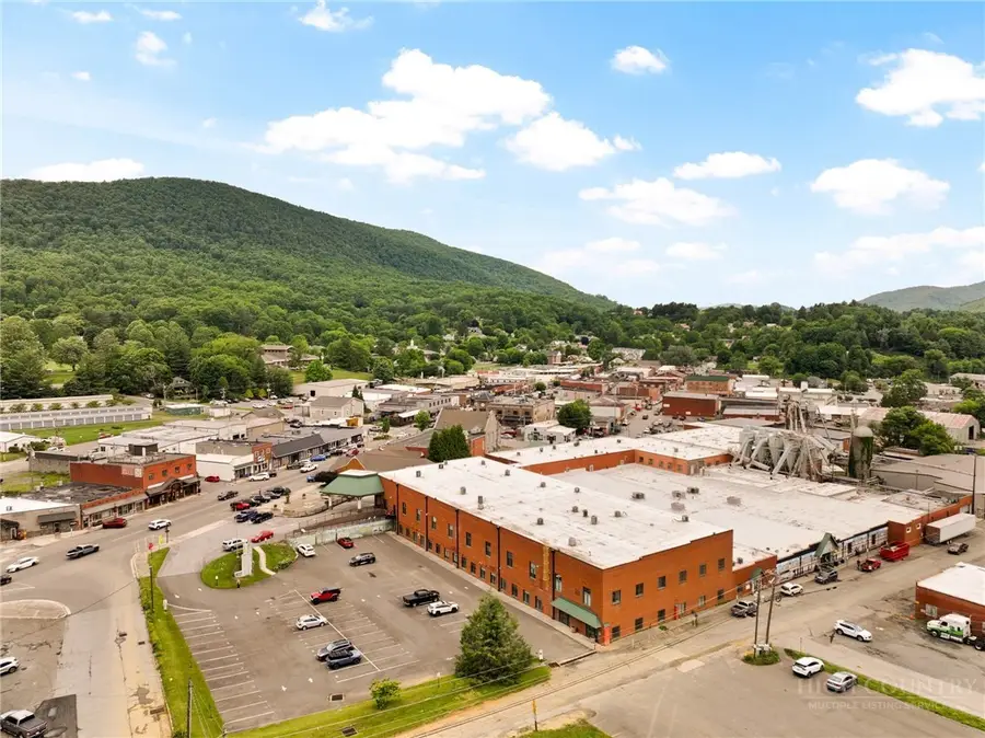 206 Jefferson Station Place #206, West Jefferson, NC 28694 - #2