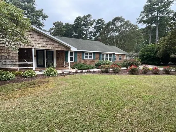 1006 Burnside Road, Manteo, NC 27954
