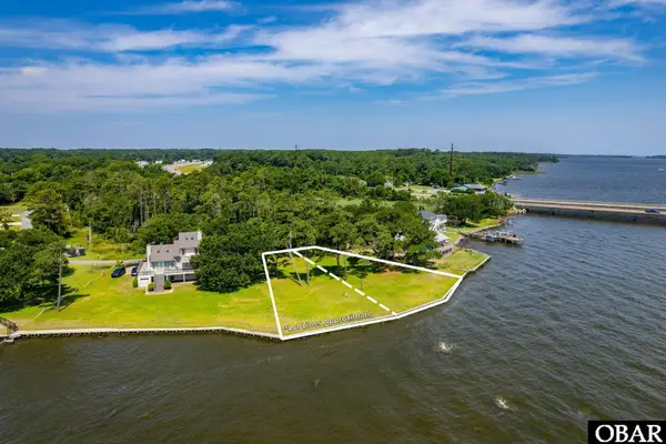 132 & 134 Swan Circle Lot 7 & PT6, Point Harbor, NC 27964