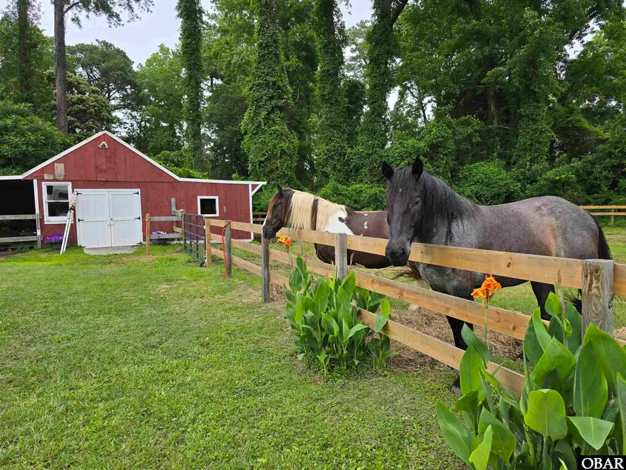 1146 E R Daniels Road, Wanchese, NC 27981 - #2