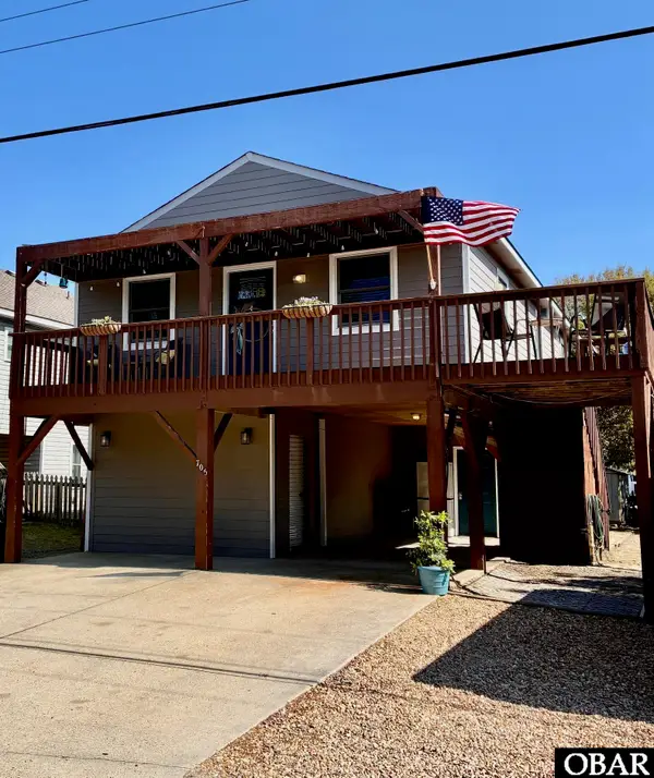 705 W Durham Street, Kill Devil Hills, NC 27948