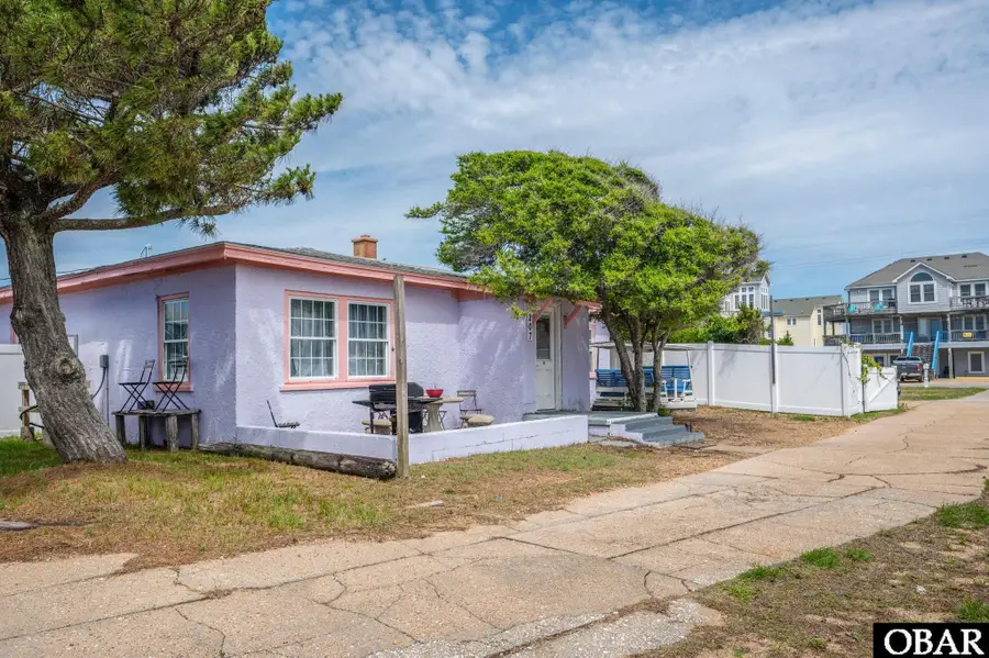 207 E Oregon Avenue, Kill Devil Hills, NC 27948 - #3