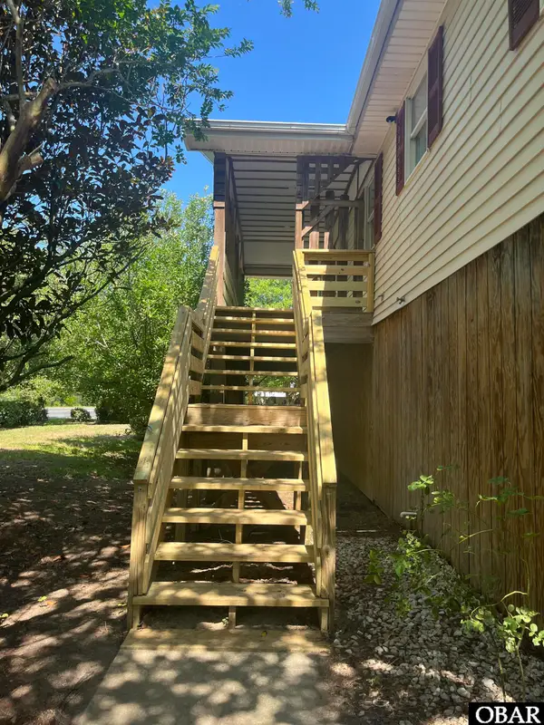 908 W Kitty Hawk Road, Kitty Hawk, NC 27949