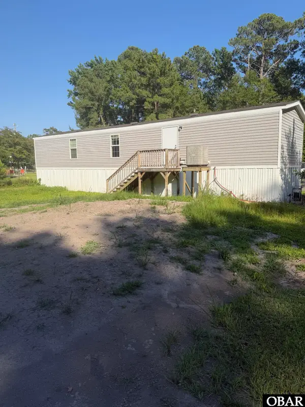 833 Lindbergh Berry Road, Manteo, NC 27954