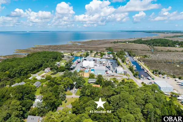 41 Hooker Road, Wanchese, NC 27981