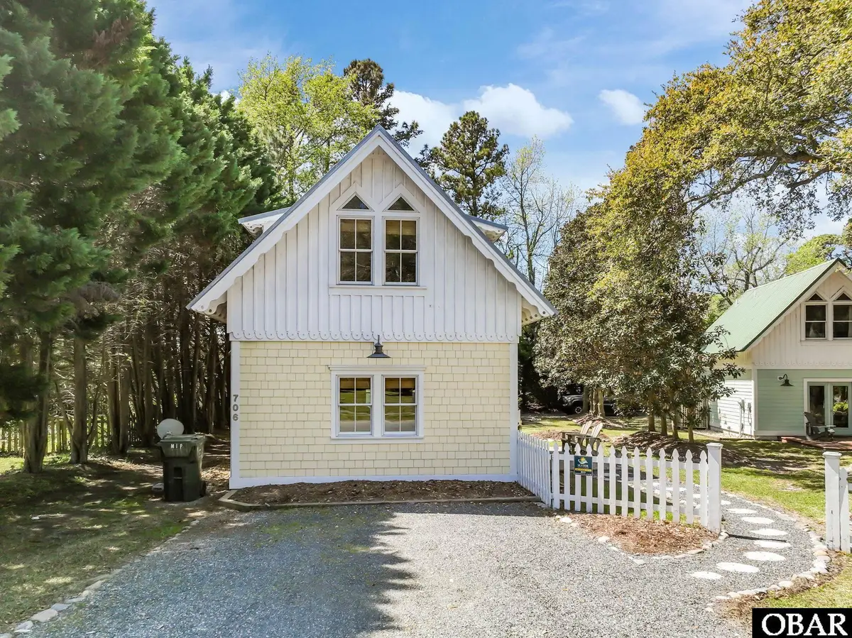 706 Wingina Avenue, Manteo, NC 27954 - #1