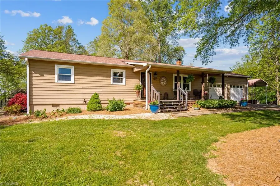 7423 Laurel Hill Lane, Oak Ridge, NC 27310 - Image #2