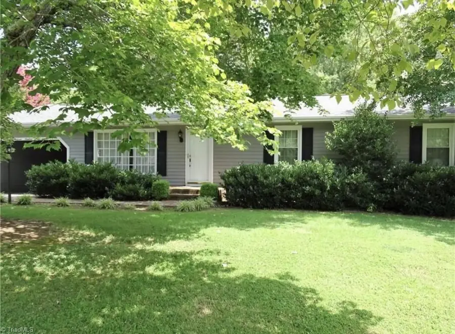 709 Flynt Street, Kernersville, NC 27284 - Image #2