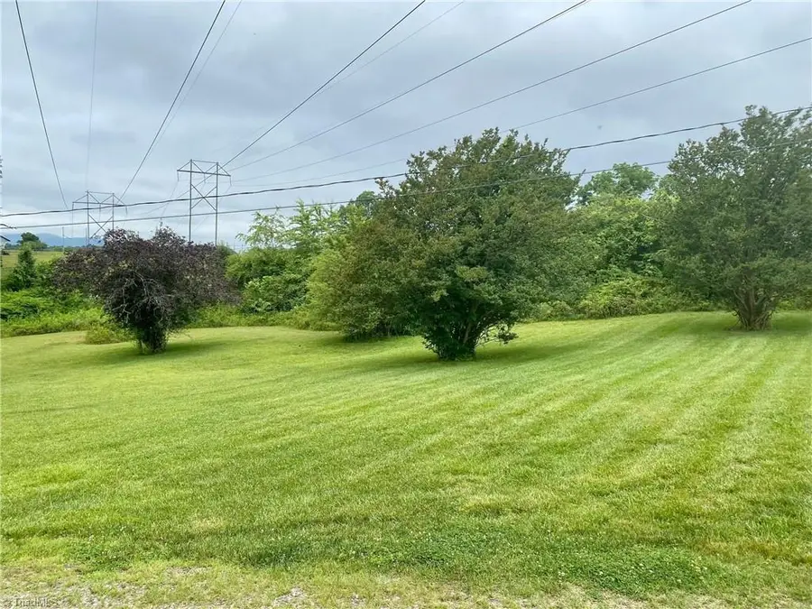 2738 Windy Ridge Road, North Wilkesboro, NC 28659 - Image #2