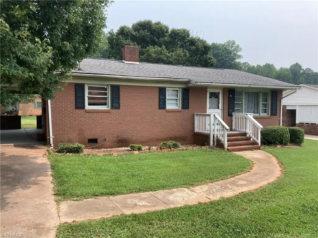 300 Abbotts Avenue, Lexington, NC 27292 - #1