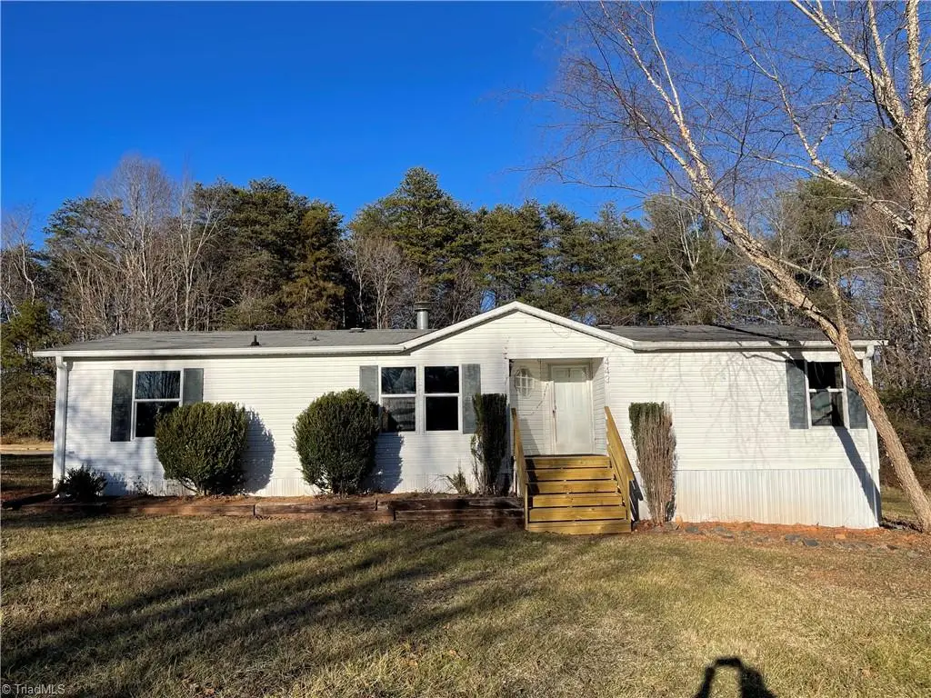 443 E Main Street, East Bend, NC 27011 - Image #1