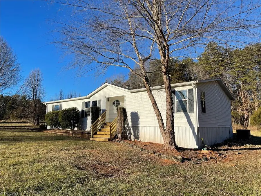 443 E Main Street, East Bend, NC 27011 - Image #2