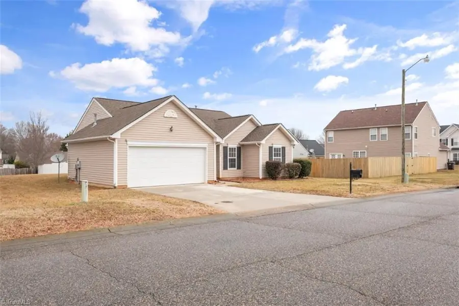 3433 Royal Highland Drive, Winston Salem, NC 27107 - Image #2