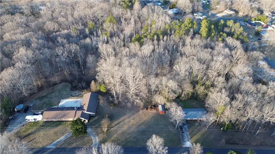 124 Holiday Drive, Lexington, NC 27295 - Image #3