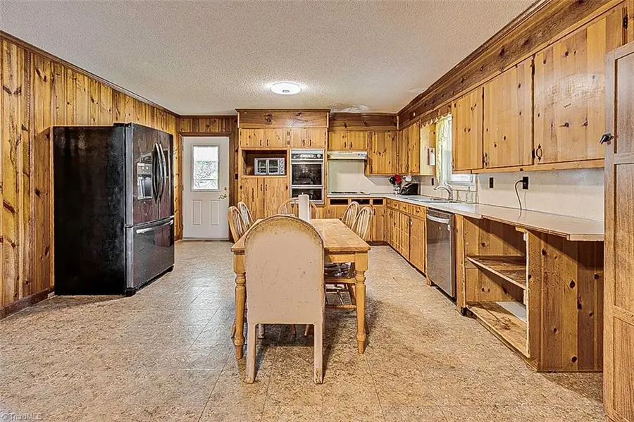 359 Cunningham Brick Yard Road, Lexington, NC 27292 - Image #2