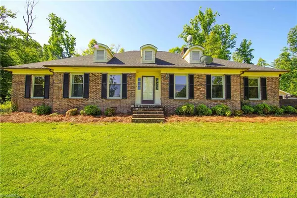 1125 Adams Ridge Road, Walnut Cove, NC 27052