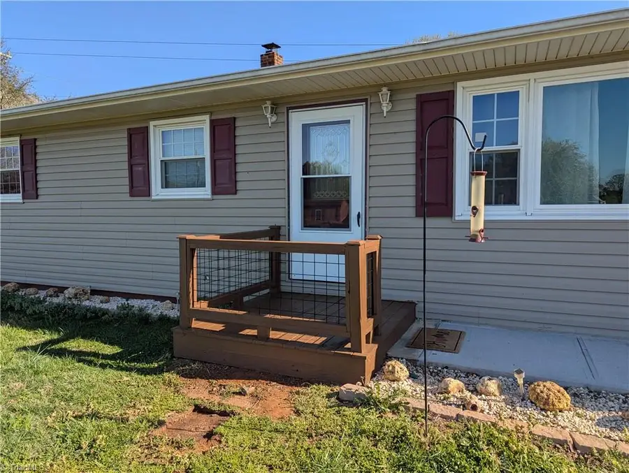 585 Rock Creek Ch Road, North Wilkesboro, NC 28659 - Image #2