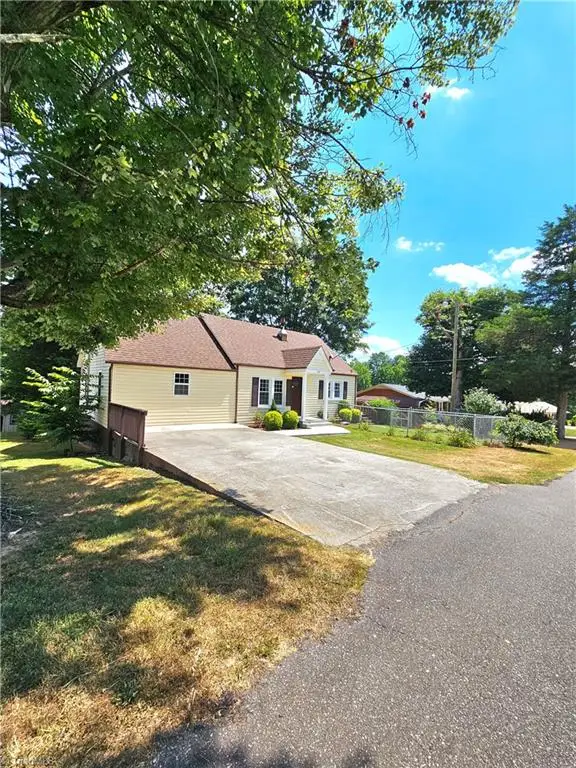 127 Waterfalls Lane, Wilkesboro, NC 28697 - Image #2