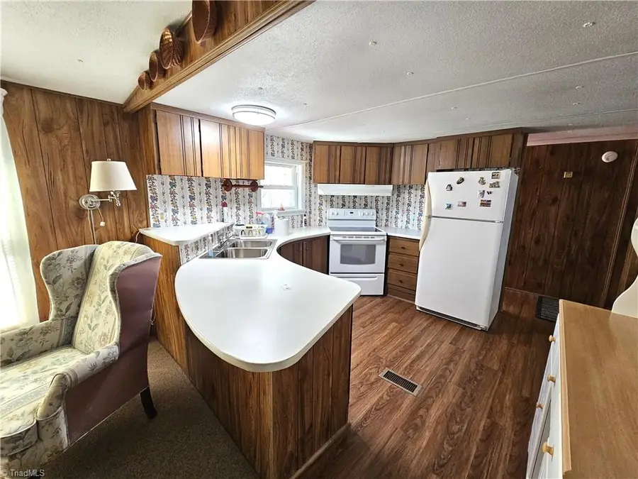 7364 Walnut Cove Road, Walnut Cove, NC 27052 - Image #3