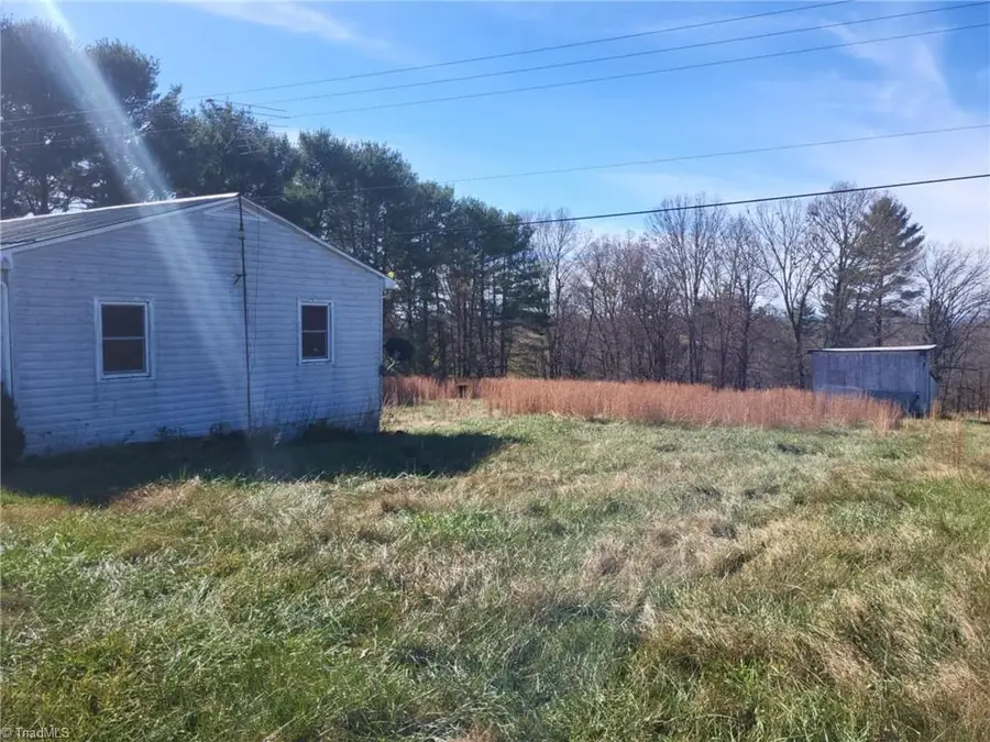 3325 Sylvatus Highway, Hillsville, VA 24343 - Image #2