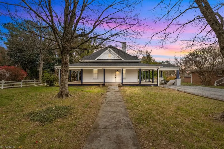 328 E Raleigh Avenue, Liberty, NC 27298 - Image #2