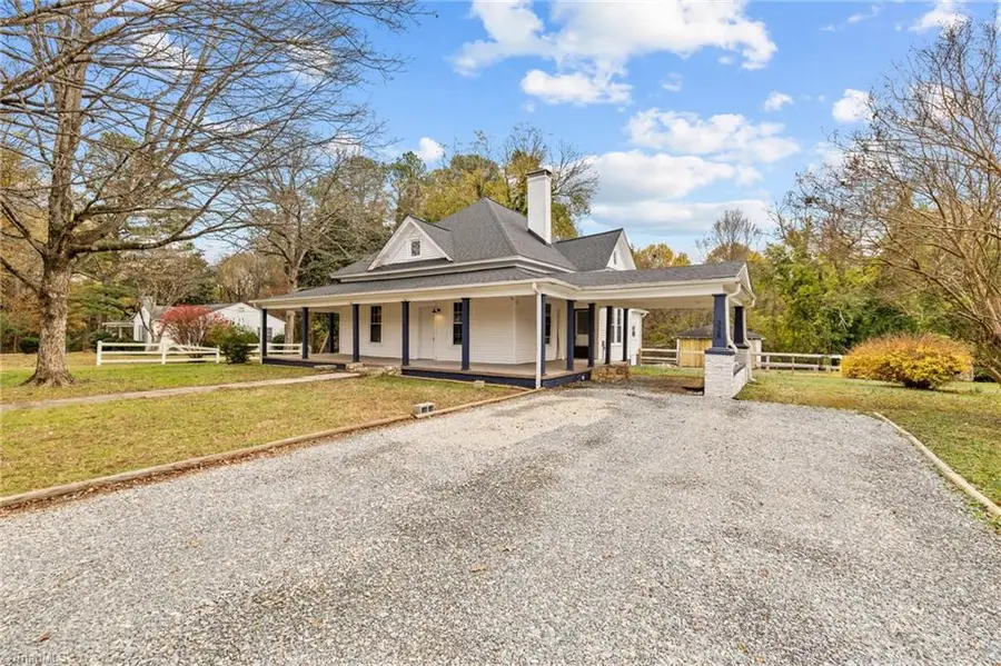 328 E Raleigh Avenue, Liberty, NC 27298 - Image #3