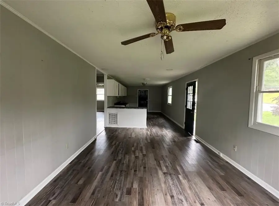 427 N 2nd Avenue, Mayodan, NC 27027 - Image #3